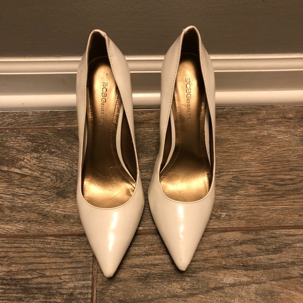 BCBG pumps